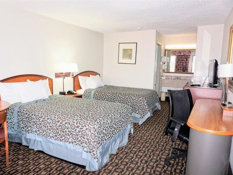 Days By Wyndham Wheeler Road Hotel