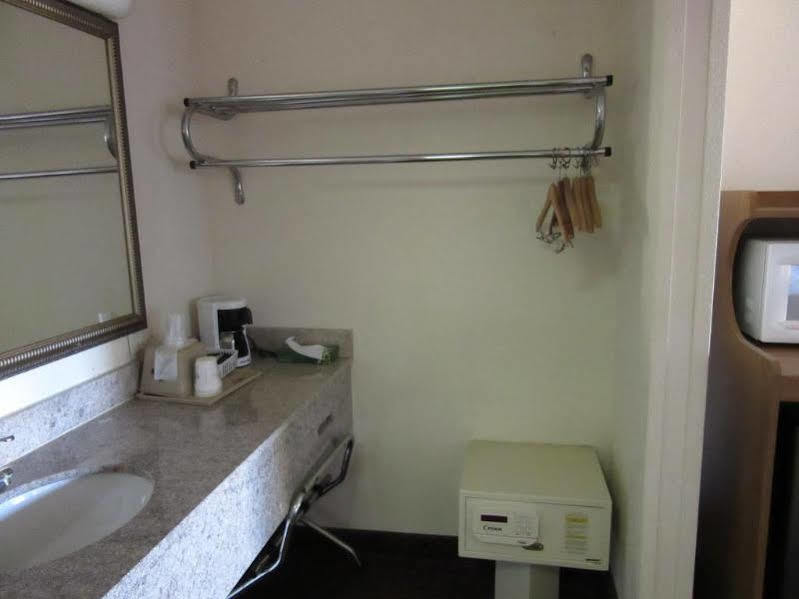 Hotel Days By Wyndham Wheeler Road