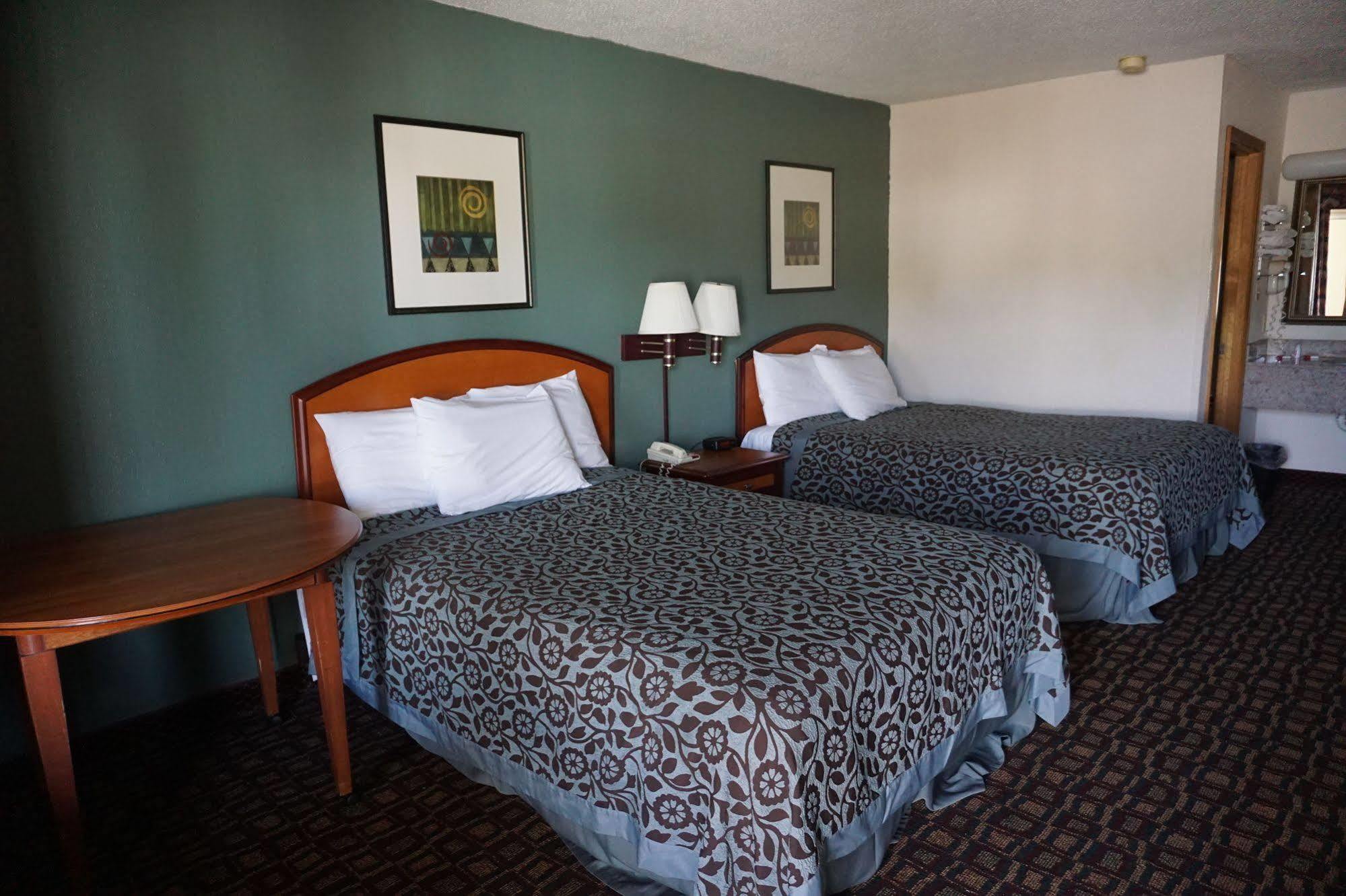 Days By Wyndham Wheeler Road Hotel